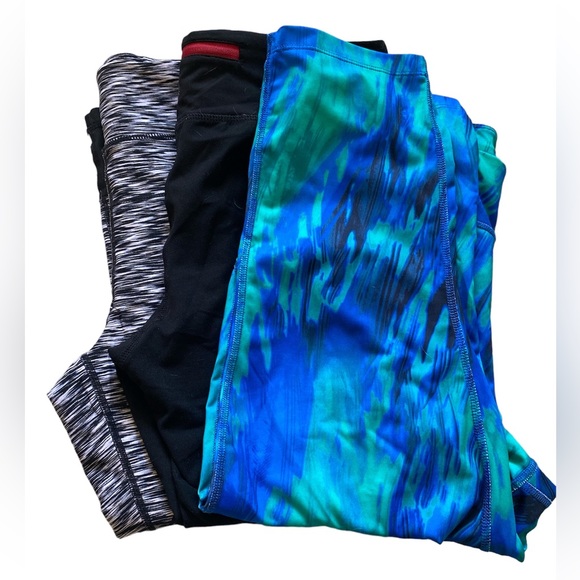 BUNDLE of (3) Womens Leggings - Picture 2 of 14